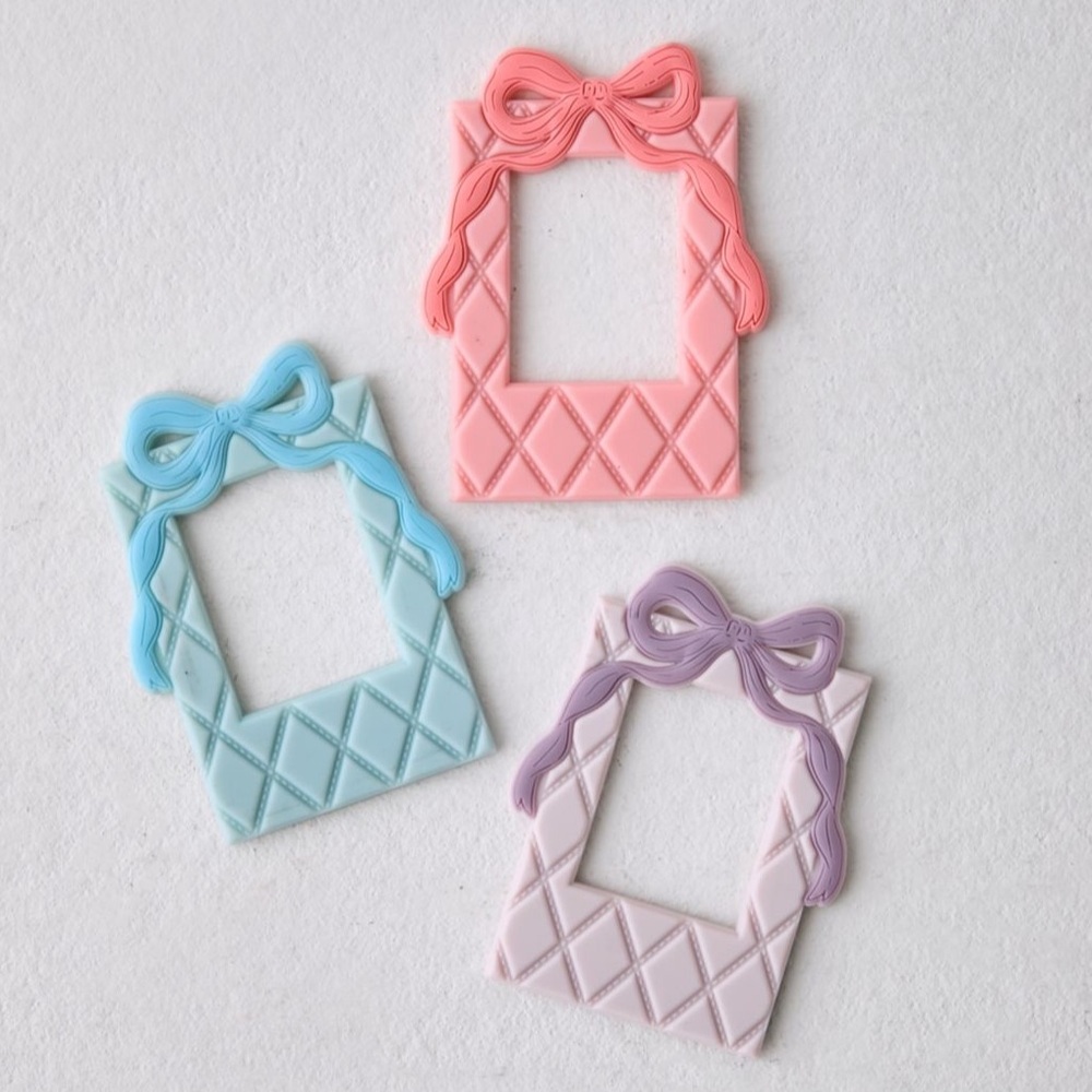 NIB Urban Outfitters Bow INSTAX MINI Magnetic Frame Set